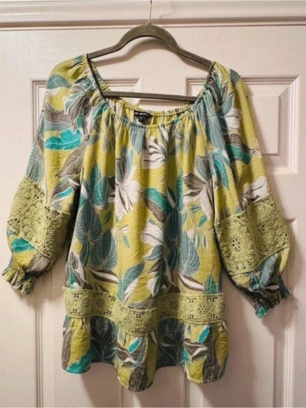 Crochet-Trim Floral Peasant Blouse in Lime Green